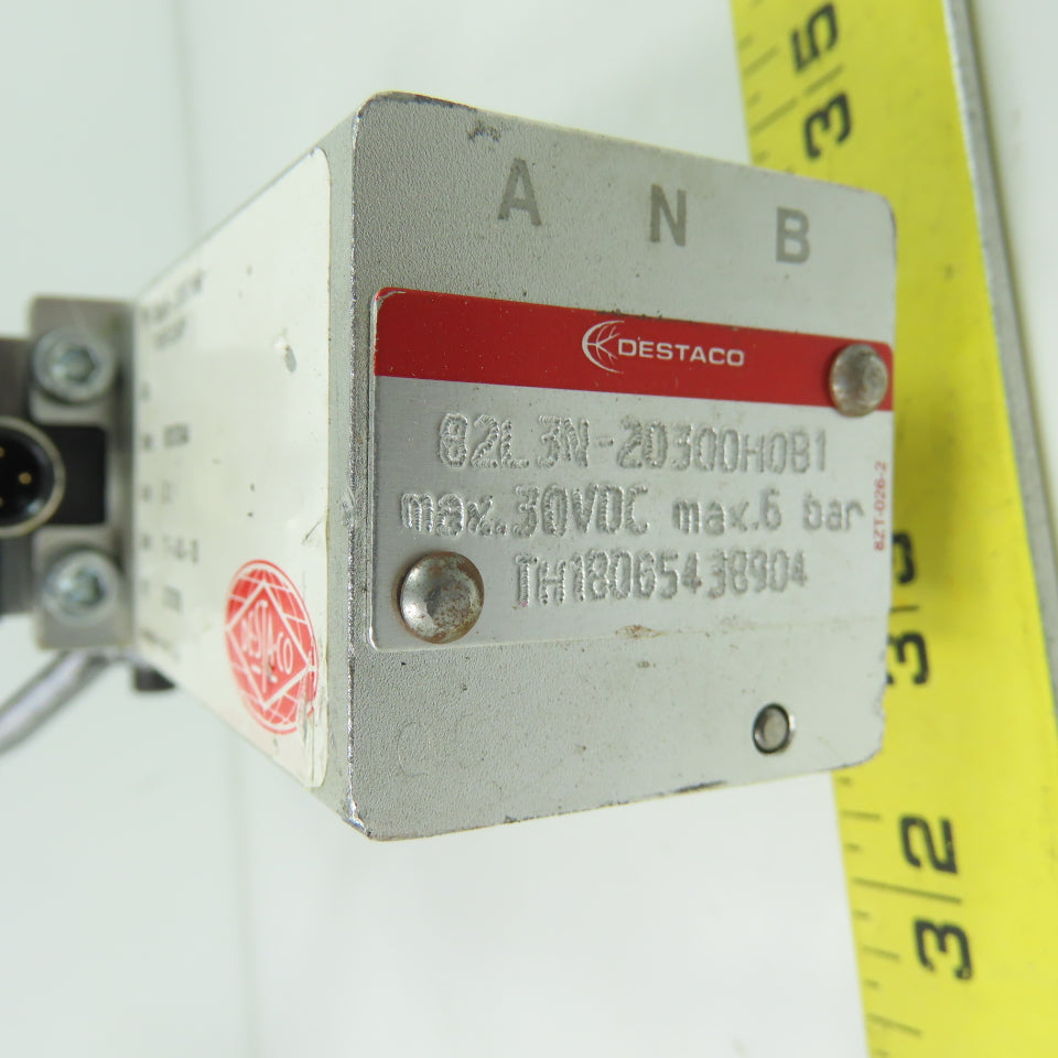Destaco 82L3N-20300H0B1 82L3N-203B7H6B Pneumatic Power Clamp 30VDC 6 bar