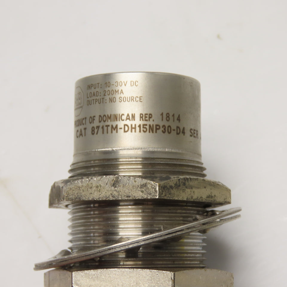 Allen-Bradley 871TM-DH15NP30-D4 Inductive Proximity Sensor 30mm 10-30VDC 200mA