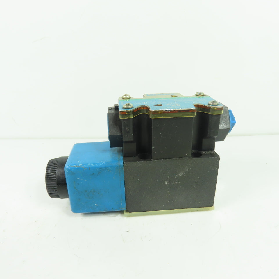 Vickers 02-109575 DG4V-3S-2C-M-FW-B5-60 Solenoid Directional Control Valve 120V