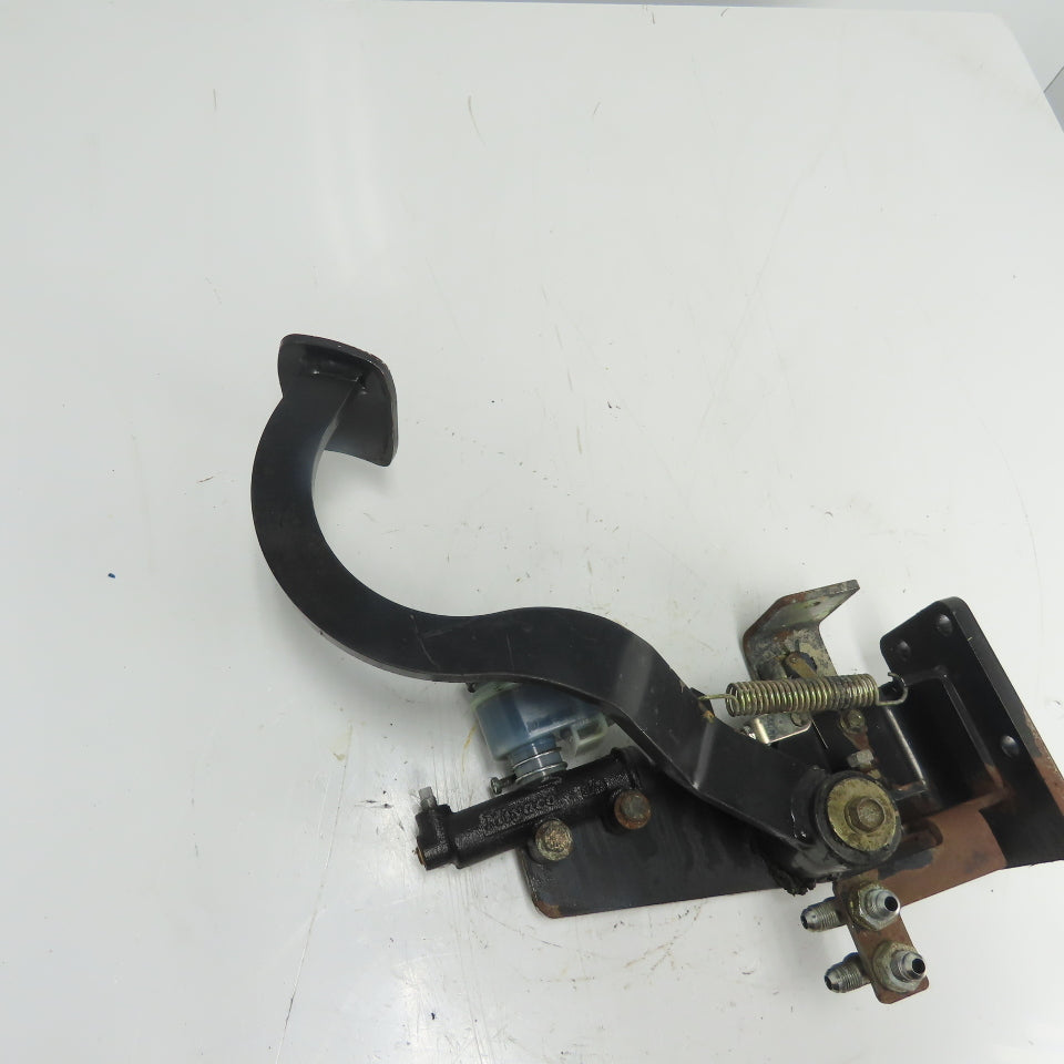 Caterpillar E5000 Forklift Brake Pedal Assembly W/ Miyaco Master Cylinder