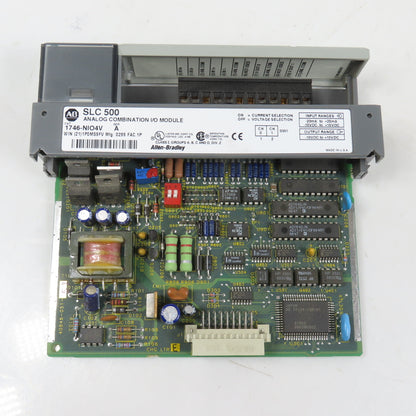 Allen-Bradley 1746-NIO4V Ser A SLC 500 Analog Combination I/O Module (Clean)