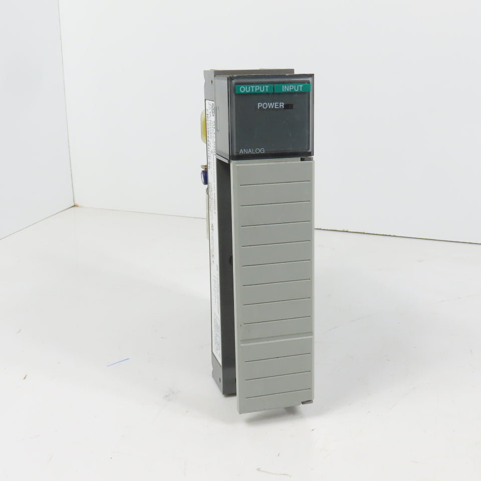 Allen-Bradley 1746-NIO4V Ser A SLC 500 Analog Combination I/O Module (Clean)