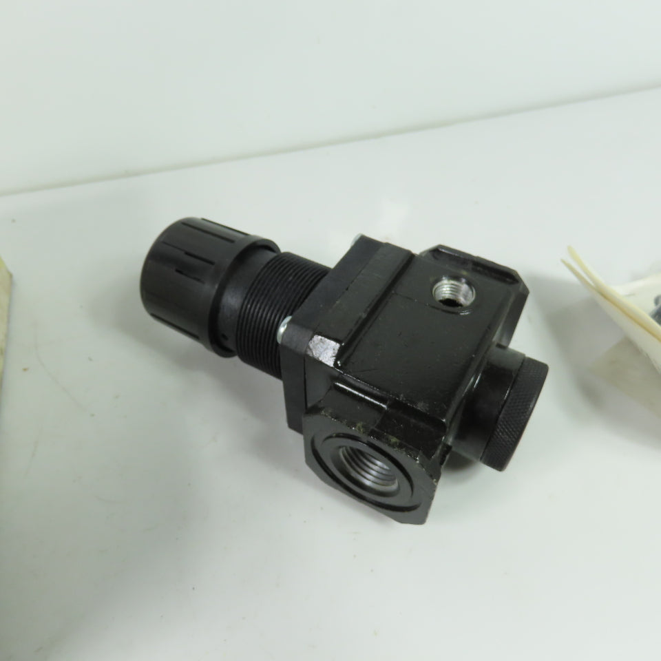 Arrow R374 Pneumatic Pressure Regulator 1/2" NPT 125 PSI Range 300 PSIG Max