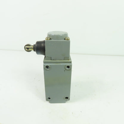 Allen-Bradley 802T-KP Oiltight Limit Switch Ser H W/ 40146-017-64 Operator Head