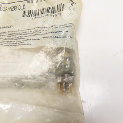 Allen-Bradley 800A-M2GG0LC Green Momentary Contact Push Button