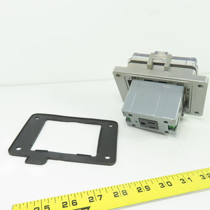 Grace P-Q7-K3RF3 Panel Interface Connector 120VAC 5A Panel Mount NEW