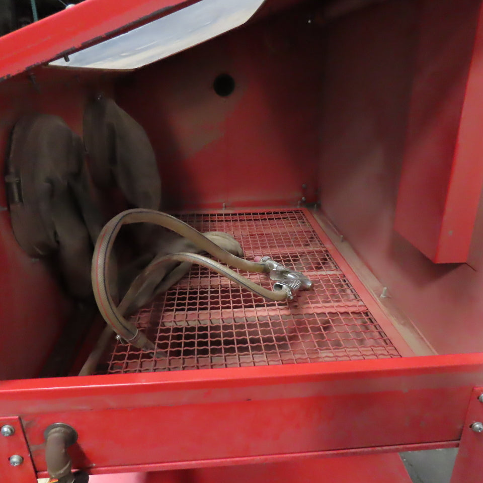 SWSBC/07488 40lb Capacity Steel Core Floor Sandblasting Cabinet