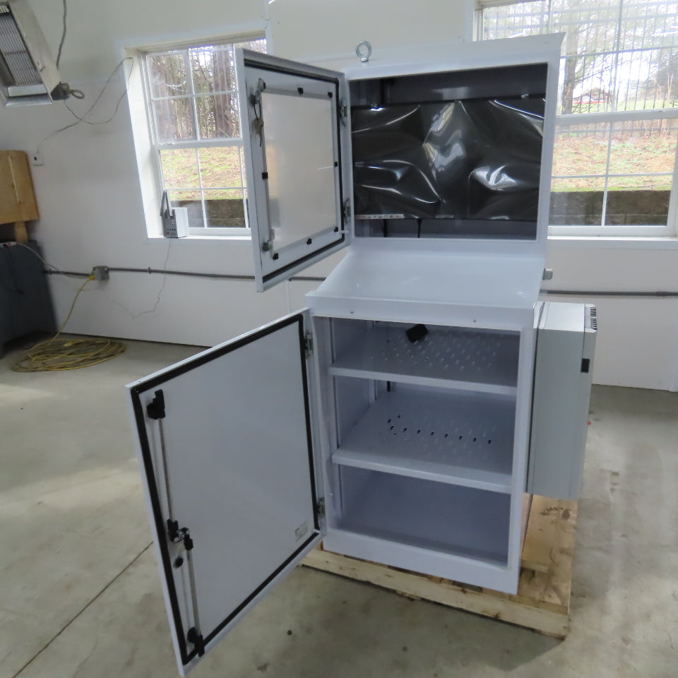 Saginaw SCE-66ST2626WS Enclosure Rittal SK 3178801 Cooling Unit + 26" Monitor