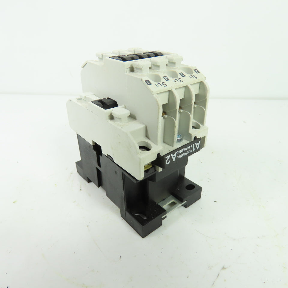 Danfoss 037H002132 CI 9 3-Pole Magnetic Contactor 20A 600V 440V Coil