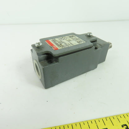 ABB LS45M13L02 Heavy Duty Limit Switch Roller Plunger 400V 24V