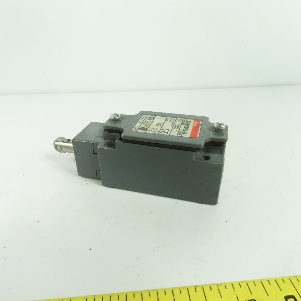 ABB LS45M13L02 Heavy Duty Limit Switch Roller Plunger 400V 24V