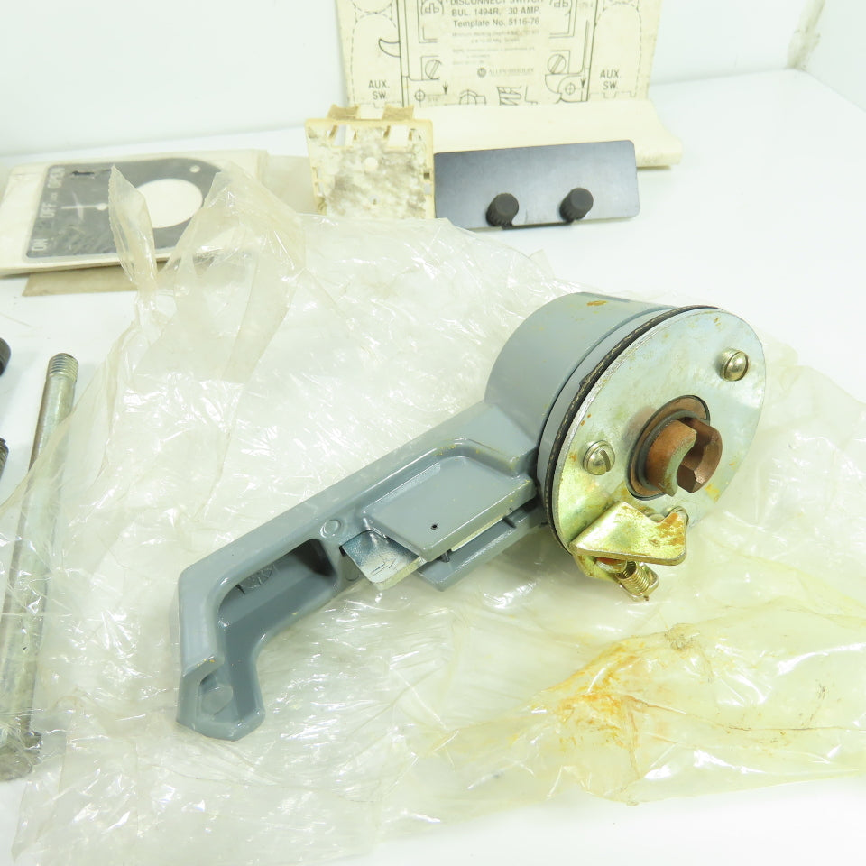 Allen-Bradley 1494R-N30 30A Rod Operated Disconnect Switch Handle Mechanism SerA