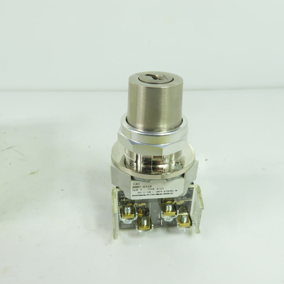 Allen-Bradley 800T-H32B 3-Position Key Selector Switch NEW Ser T