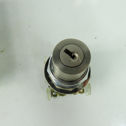 Allen-Bradley 800T-H32B 3-Position Key Selector Switch NEW Ser T