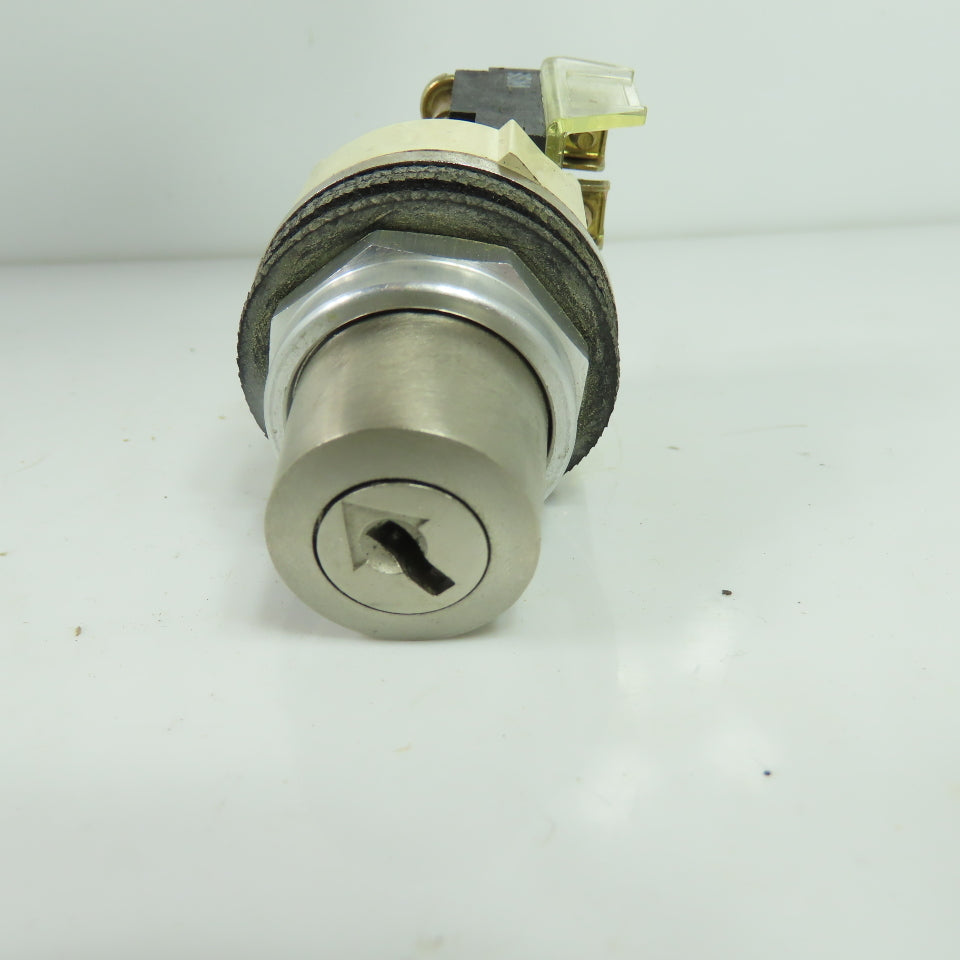 Allen-Bradley 800T-H3115 3-Position Key Operated Selector Switch Ser T