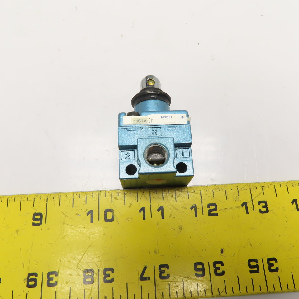 MAC 1161A-011 Roller Cam Operated 3-Way Pneumatic Valve