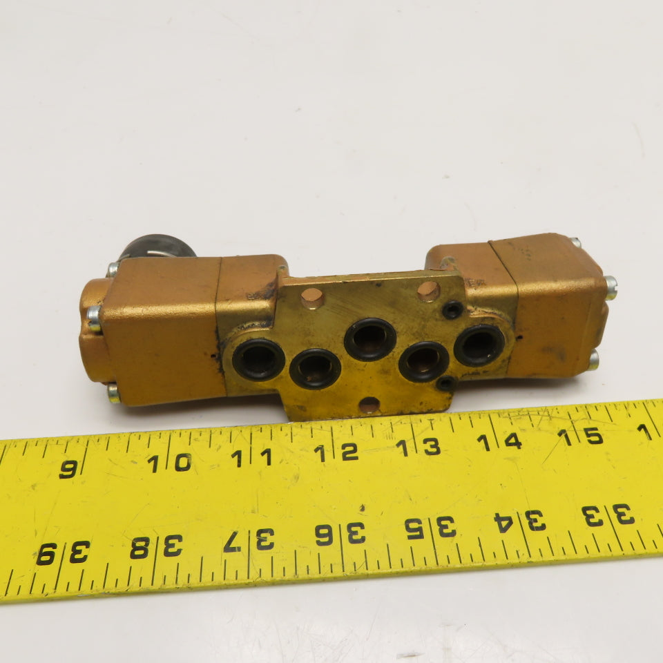 Versa VLP-4332-30 Pneumatic Directional Pilot Valve 200 PSI Missing Handle