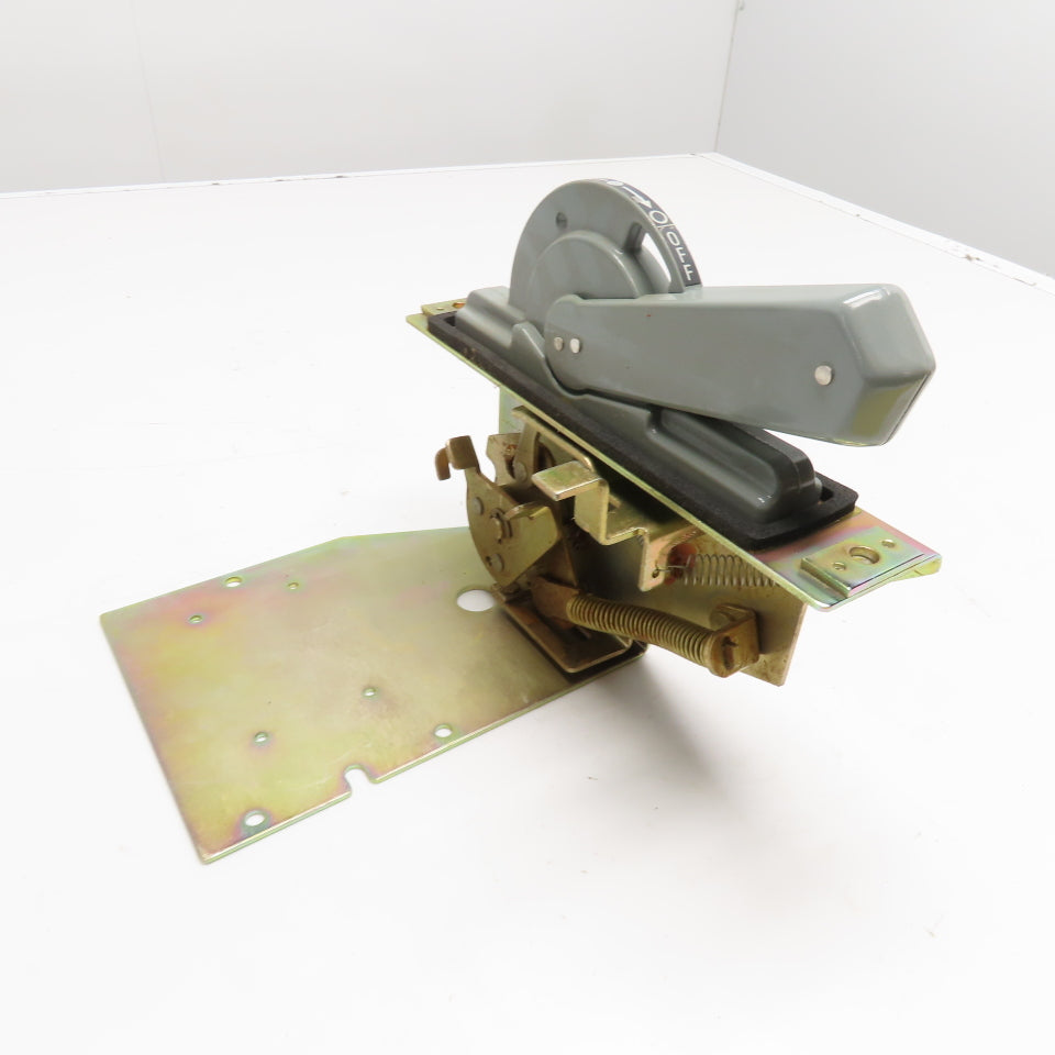 Allen Bradley Z-34080 Heavy Duty Rotary Operator Handle Mechanism with Faceplate