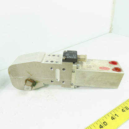 De-Sta-Co 82L4G-203B700B Pneumatic Power Clamp with 8EA-138-1 Sensor