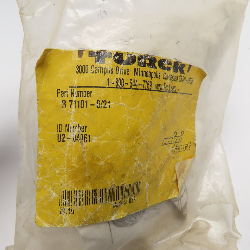 Turck B 71101-0/21 Straight Female 1-1/8" Minifast 10-Pin Connector