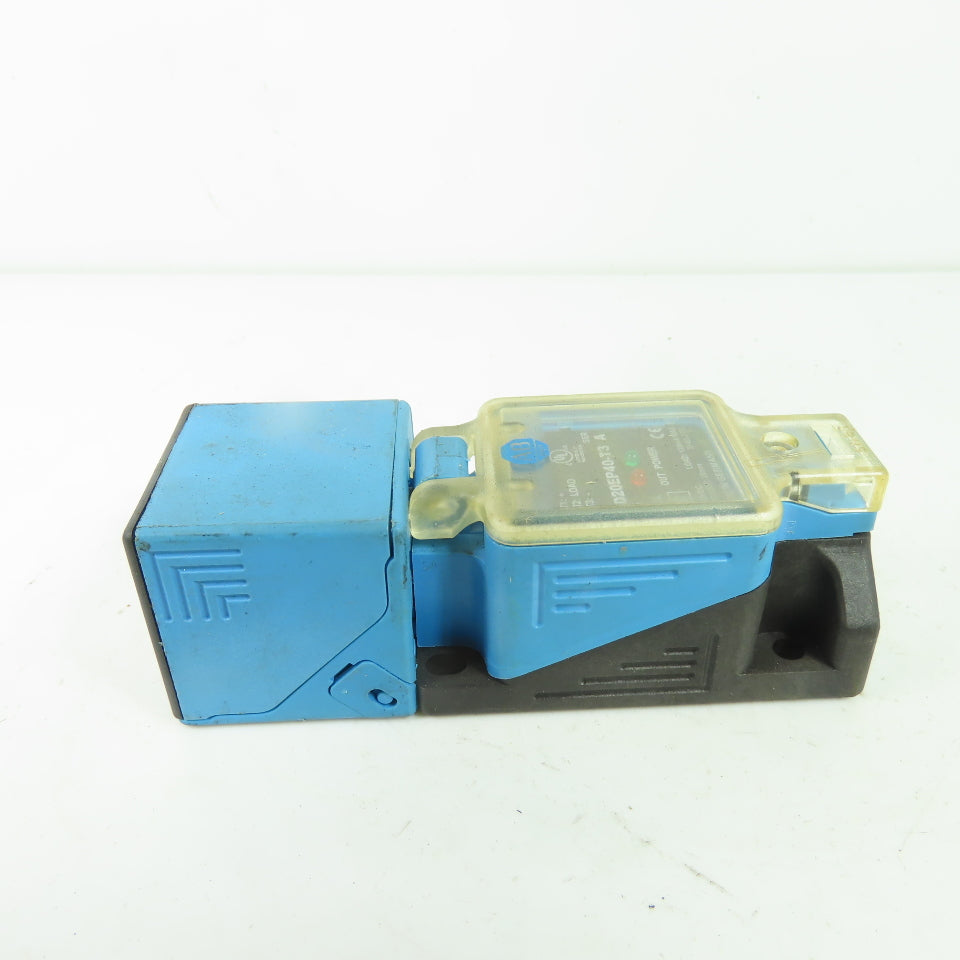 Allen-Bradley 872L-D20EP40-T3 PNP N.C./N.O. Proximity Sensor 10-30VDC