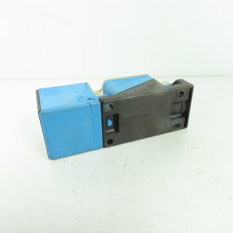 Allen-Bradley 872L-D20EP40-T3 PNP N.C./N.O. Proximity Sensor 10-30VDC