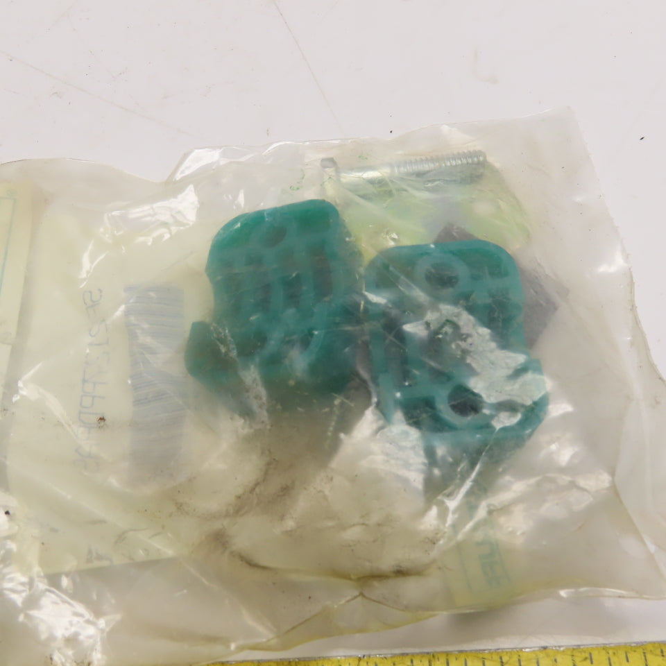 Stauff SP2127PPDPAS Standard Series Pipe Clamp Kit Green Polypropylene