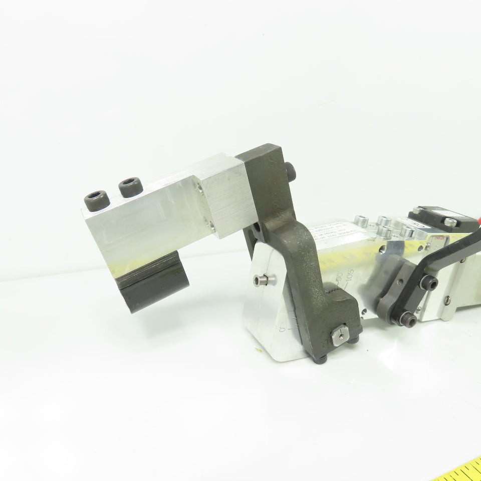 Destaco 82L-3E23H03NB7 Pneumatic Power Clamp W/ Manual Handle 6 bar 30VDC