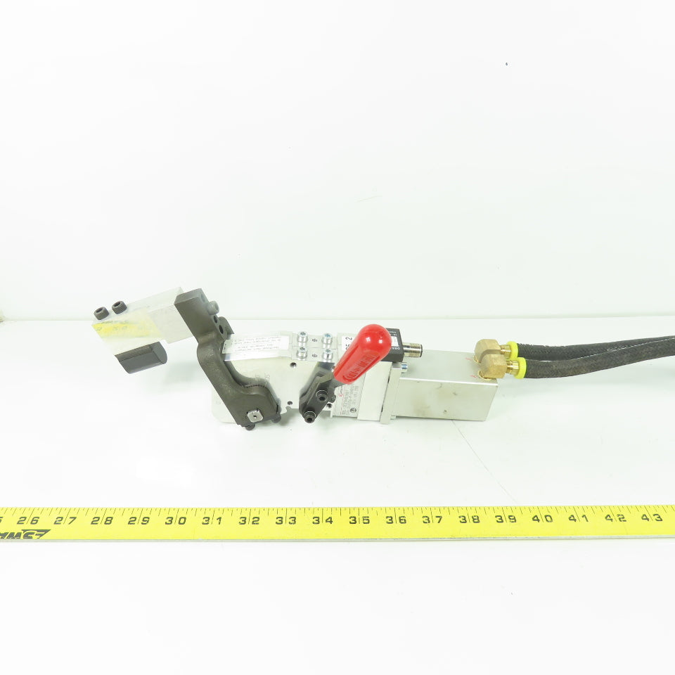 Destaco 82L-3E23H03NB7 Pneumatic Power Clamp W/ Manual Handle 6 bar 30VDC