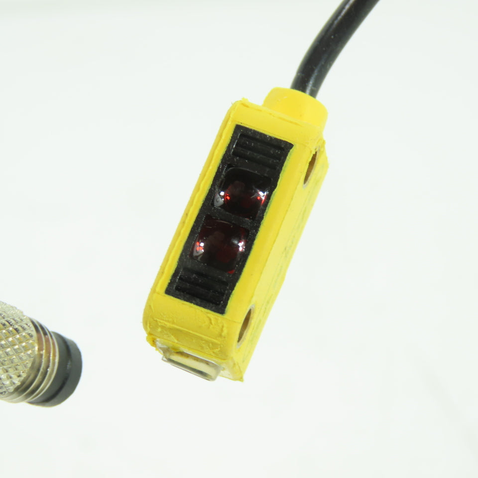 Banner Q12AB6FF50Q WORLD-BEAM Q12 Miniature Photoelectric Sensor 10-30VDC new