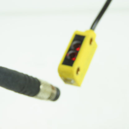 Banner Q12AB6FF50Q WORLD-BEAM Q12 Miniature Photoelectric Sensor 10-30VDC new
