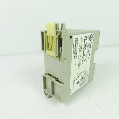 Allen-Bradley 1762-OW16 MicroLogix Ser A Rev A 16 PT VAC/VDC Relay Output Module