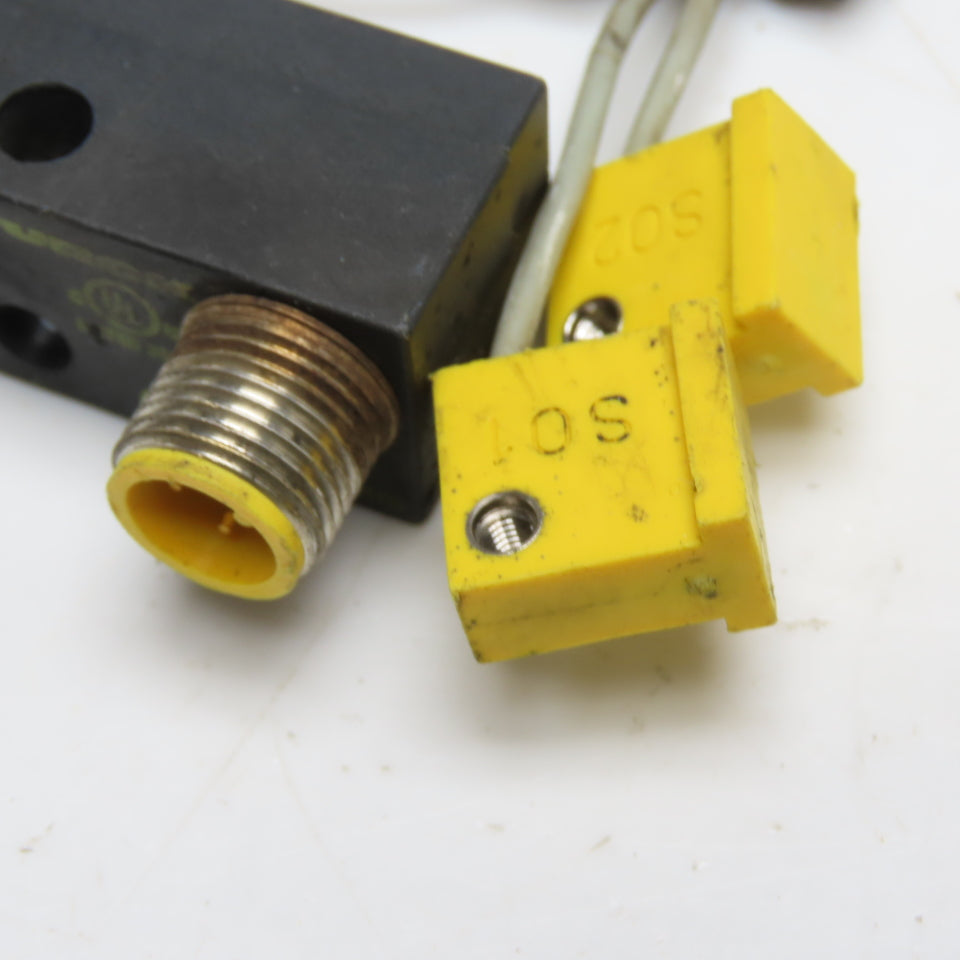 Turck Ni2-Q9.5-AP6-0.3-FS4.4X3/S304 Inductive Proximity Sensor 10-30VDC 150mA