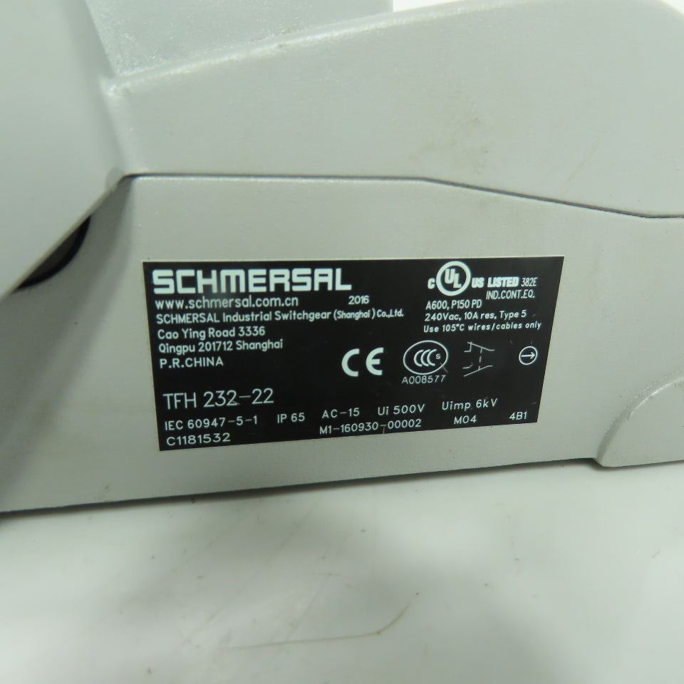 Schmersal TFH 232-22 Industrial Guarded Foot Switch NEW