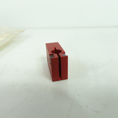 Balluff BES 08-FA-BS-8,0-W BAM009T Prox Sensor Mounting Clamp Block NEW