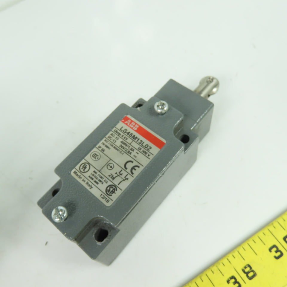 ABB LS45M13L02 Heavy Duty Limit Switch Roller Plunger 400V 24V NEW