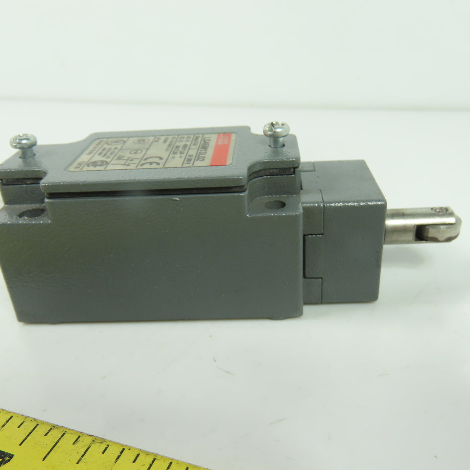 ABB LS45M13L02 Heavy Duty Limit Switch Roller Plunger 400V 24V NEW