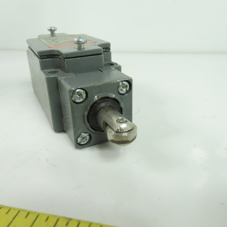 ABB LS45M13L02 Heavy Duty Limit Switch Roller Plunger 400V 24V NEW