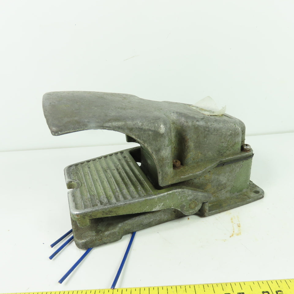 Electric Foot Pedal Operator Switch Voltage unknown