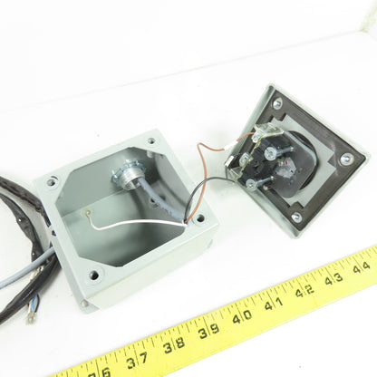 Allen-Bradley 800T-D2LD1 Emergency Stop Mushroom Push Button Station 800T