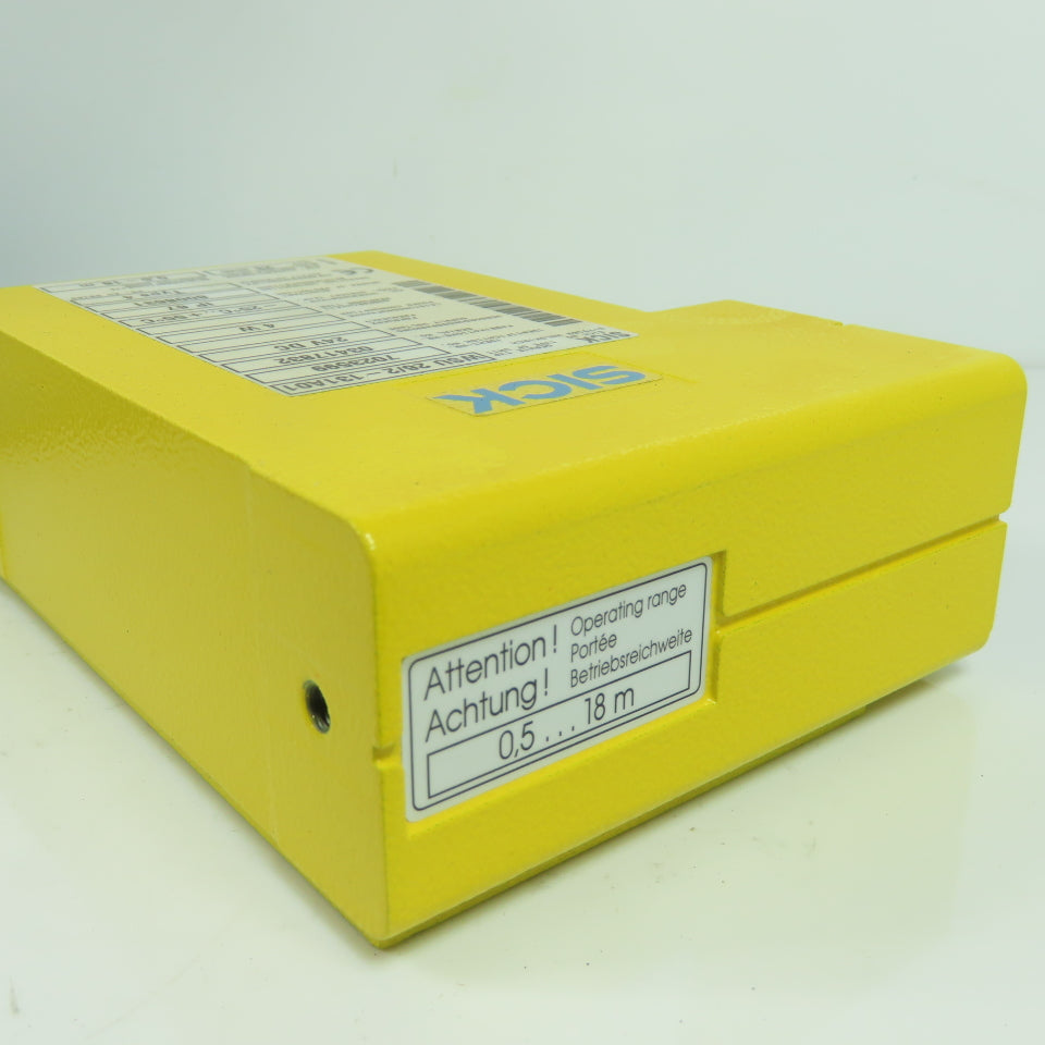 SICK 7023599 WSU 26/2-131A01 Single-Beam Photoelectric Safety Switch 24VDC IP 67