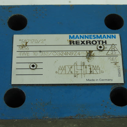 Mannesmann Rexroth 4WE 10 J32/CG24N9Z4 Directional Solenoid Valve 24VDC