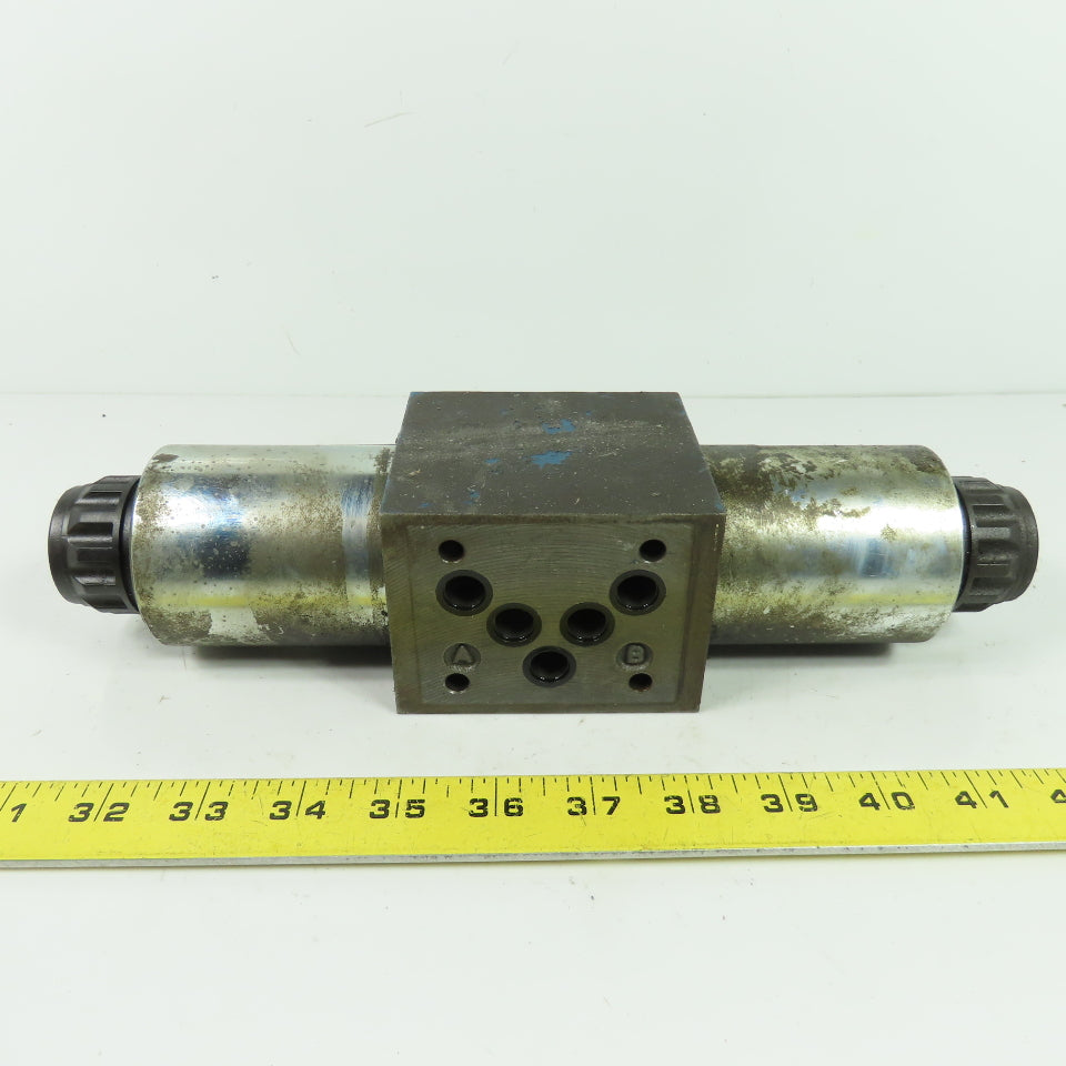 Mannesmann Rexroth 4WE 10 J32/CG24N9Z4 Directional Solenoid Valve 24VDC