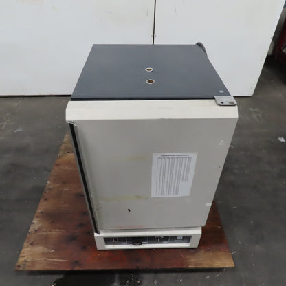 Lab-Line 3481M 2.5 Cu/Ft 2 Shelf Laboratory Oven 110V 1Ph 1300W