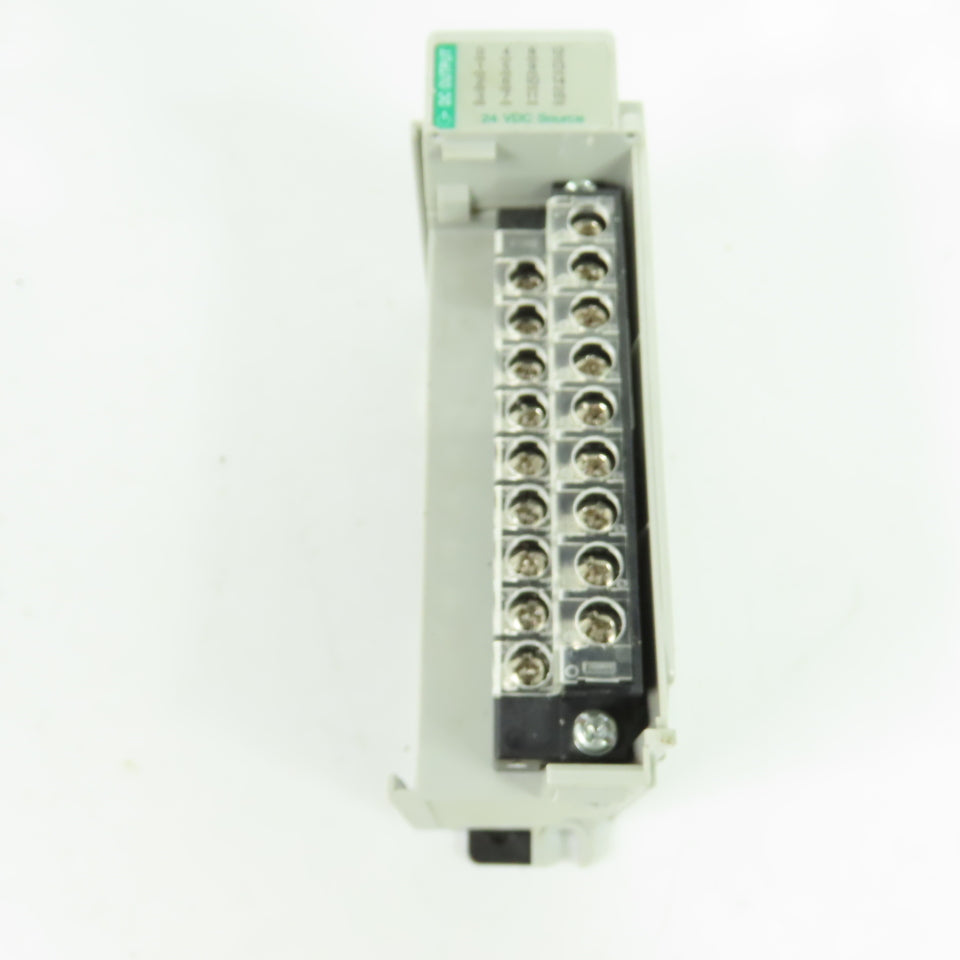 Allen-Bradley 1769-OB16 6 PT 24VDC Sourcing Output Module Ser B F/W Rev 3.1