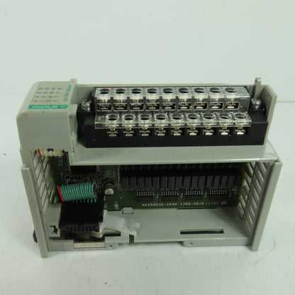 Allen-Bradley 1769-OB16 6 PT 24VDC Sourcing Output Module Ser B F/W Rev 3.1