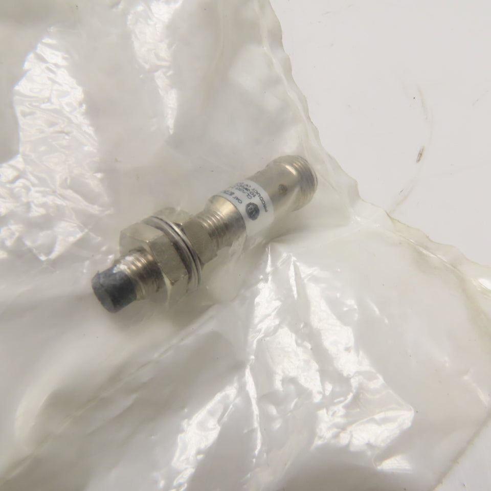 Allen-Bradley 872C-DH3NN8-D4 Inductive Proximity Sensor 10-30VDC