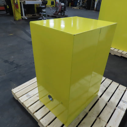 Justrite 25710 12 Gallon Flammable Liquid Storage Cabinet 1 Shelf 23"x 18"x 35"T