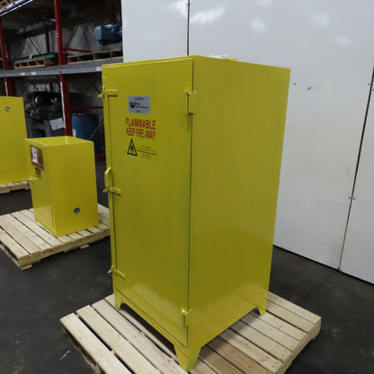 Wilray 55 Gal Flammable Liquid Vertical Single Drum Storage Cabinet 28"x28"x59"
