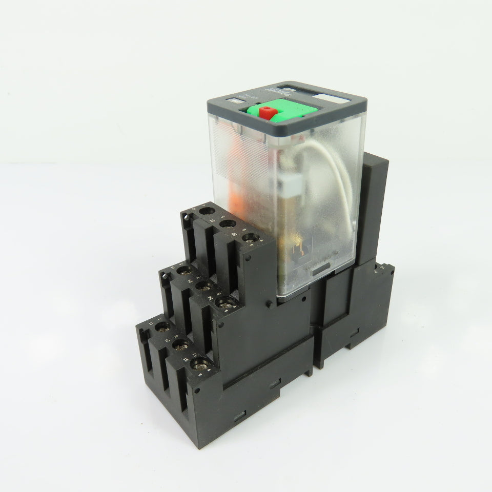 Schneider Electric RUMC32F7 Universal Relay 10A 120VAC W/ RUZSC3M Socket